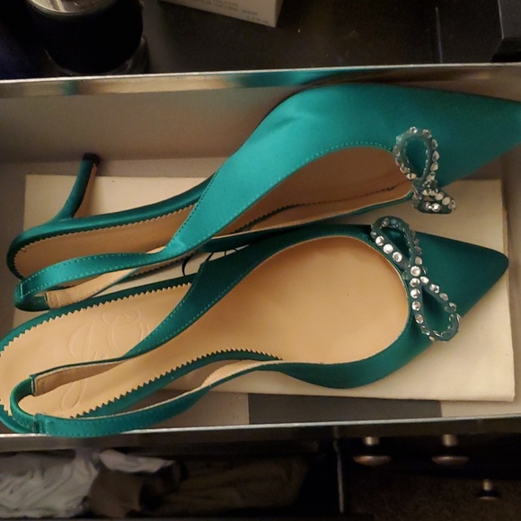 J Crew heels, the heel is 2.5 inches - Picture 7 of 8